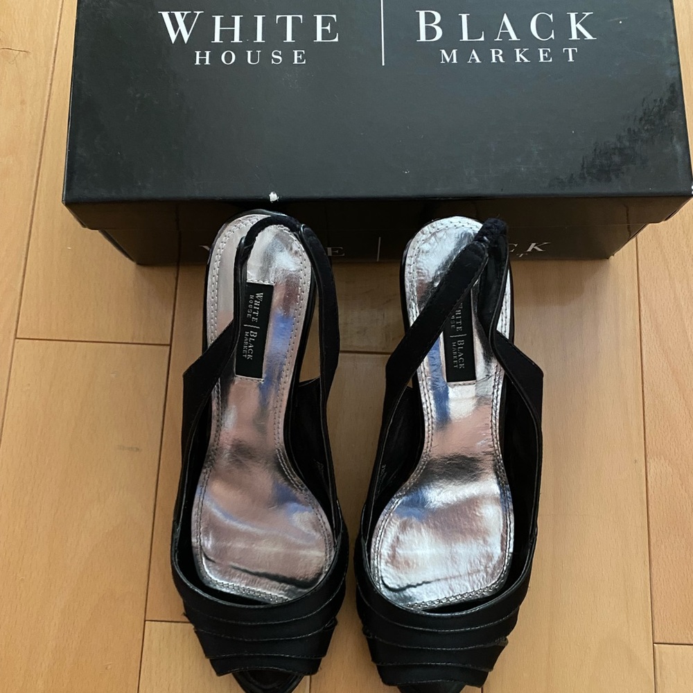 White House Black Market Daisy Heels 8